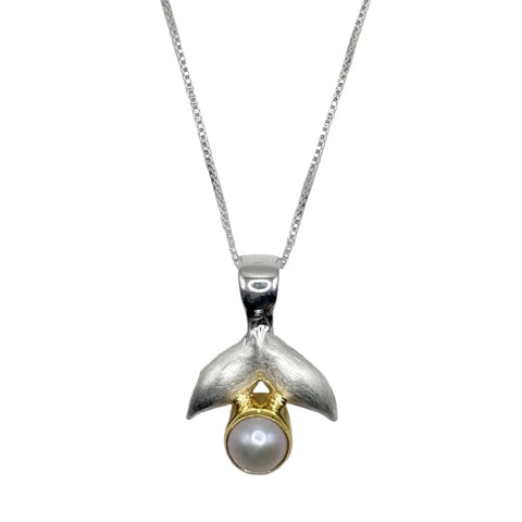 WHALE TAIL NECKLACE