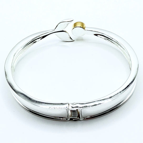 WHALE TAIL HINGE CUFF