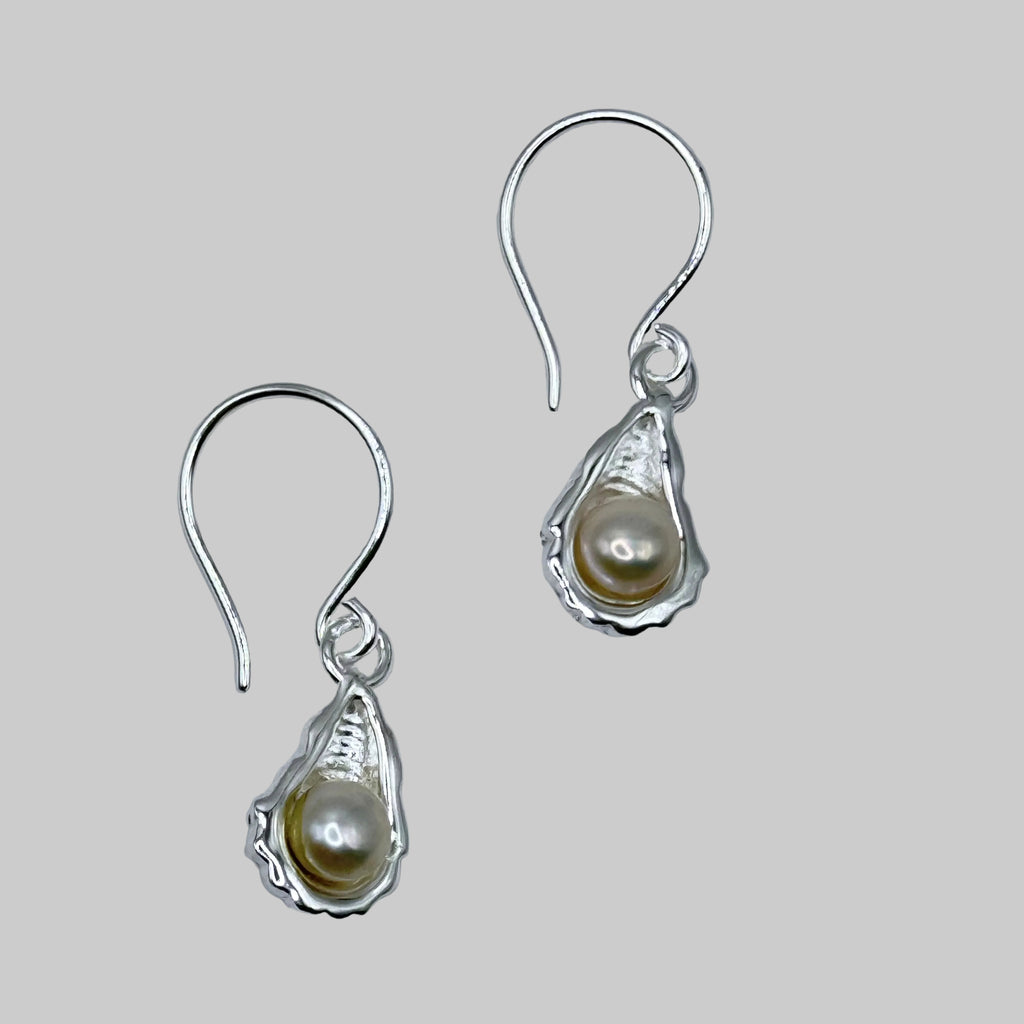 MICHOU OYSTER WITH PEARL EARRING
