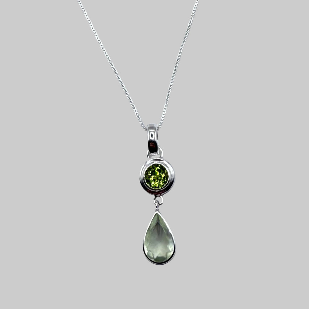 PREHNITE AND PERIDOT NECKLACE