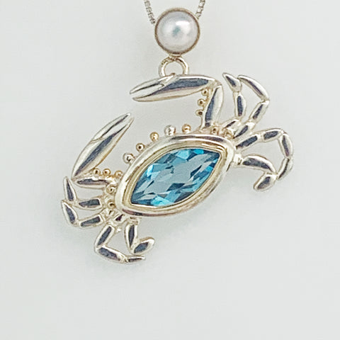 CRAB PENDANT BL TOPAZ W PEARL